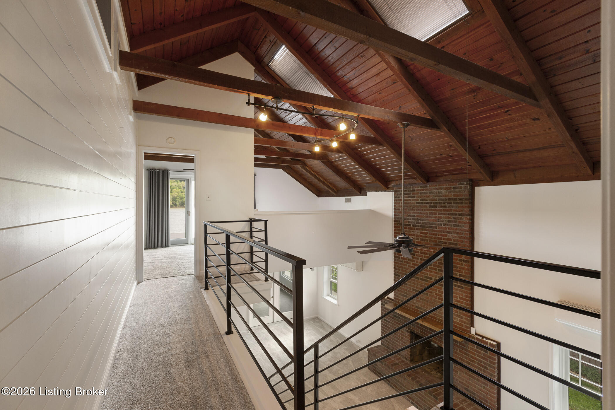 252 W River Rd