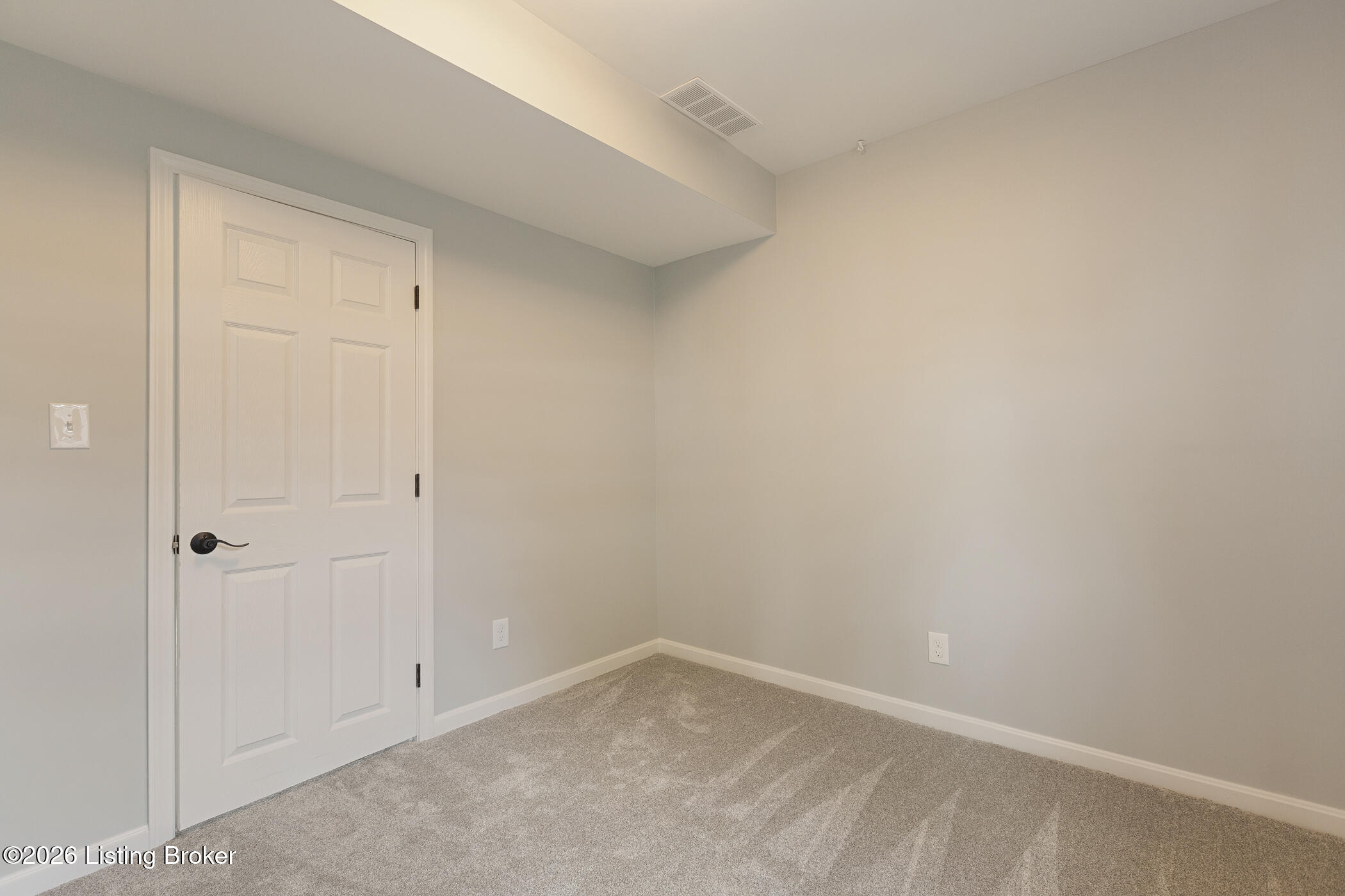 252 W River Rd