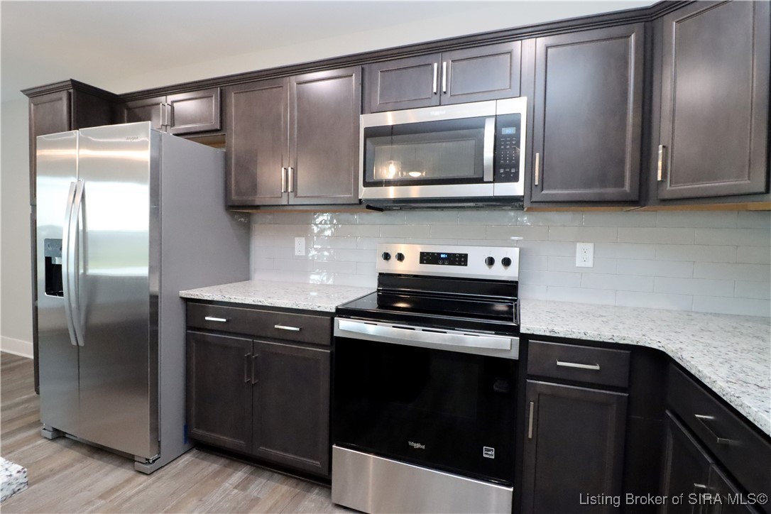 994 - LOT 527 Parkland Trail
