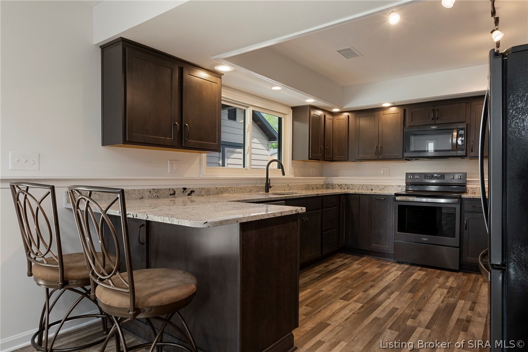 252 River Road W