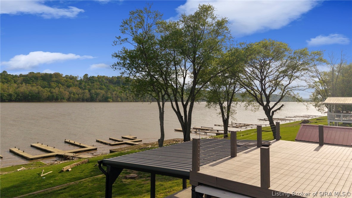 252 River Road W