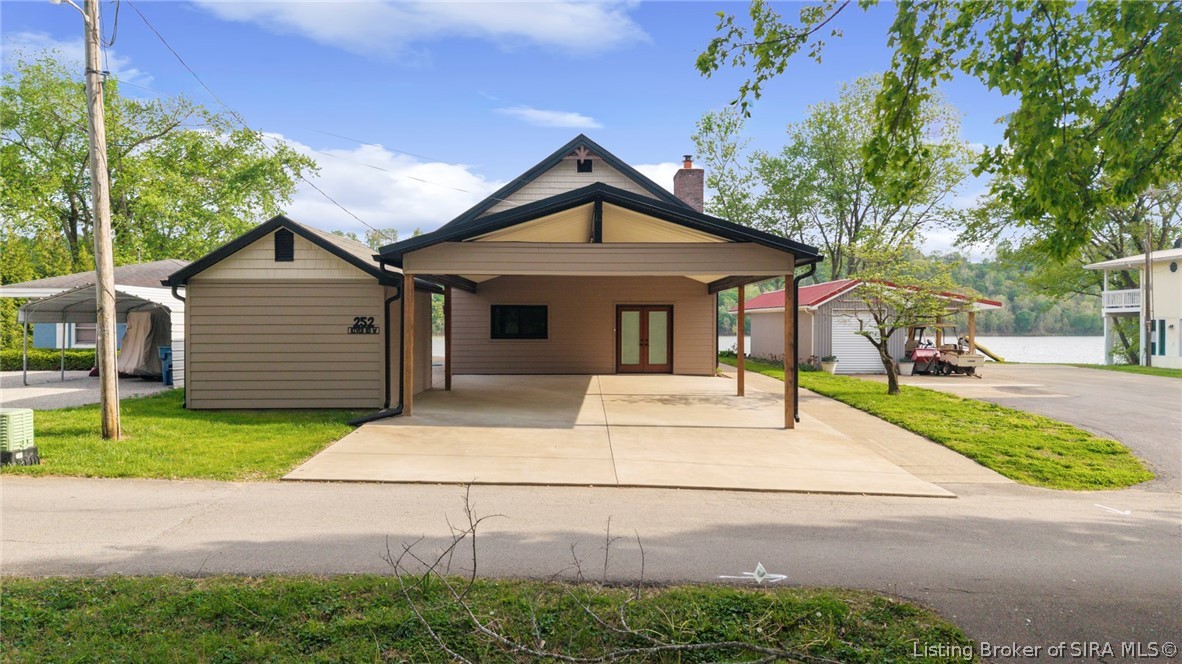 252 River Road W