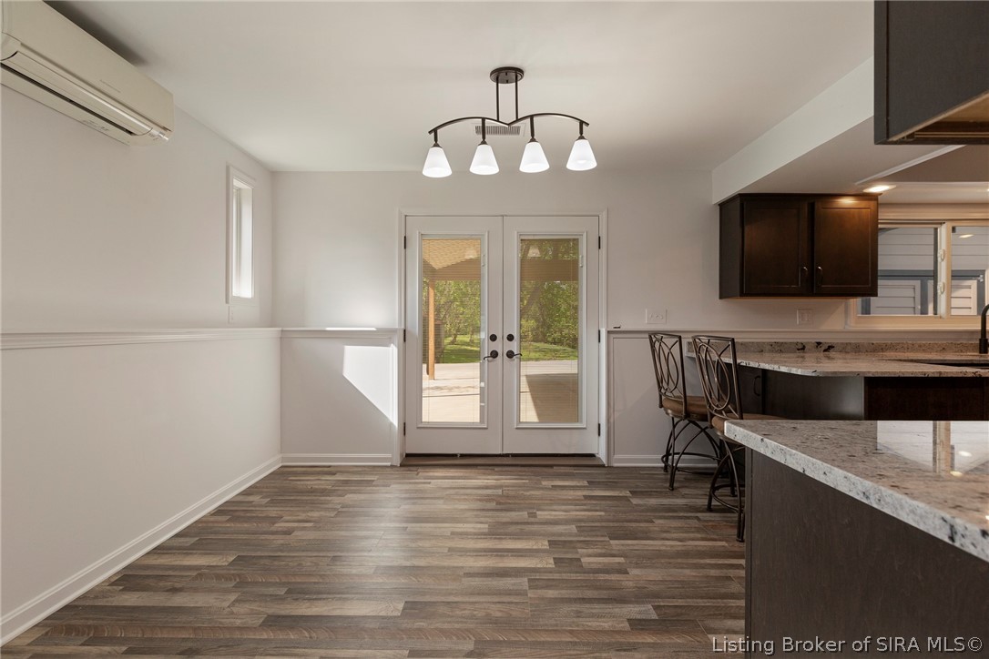 252 River Road W