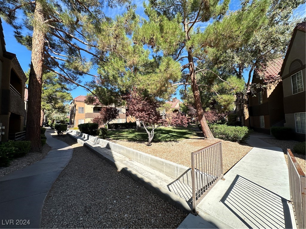 2200 FORT APACHE Road 2045