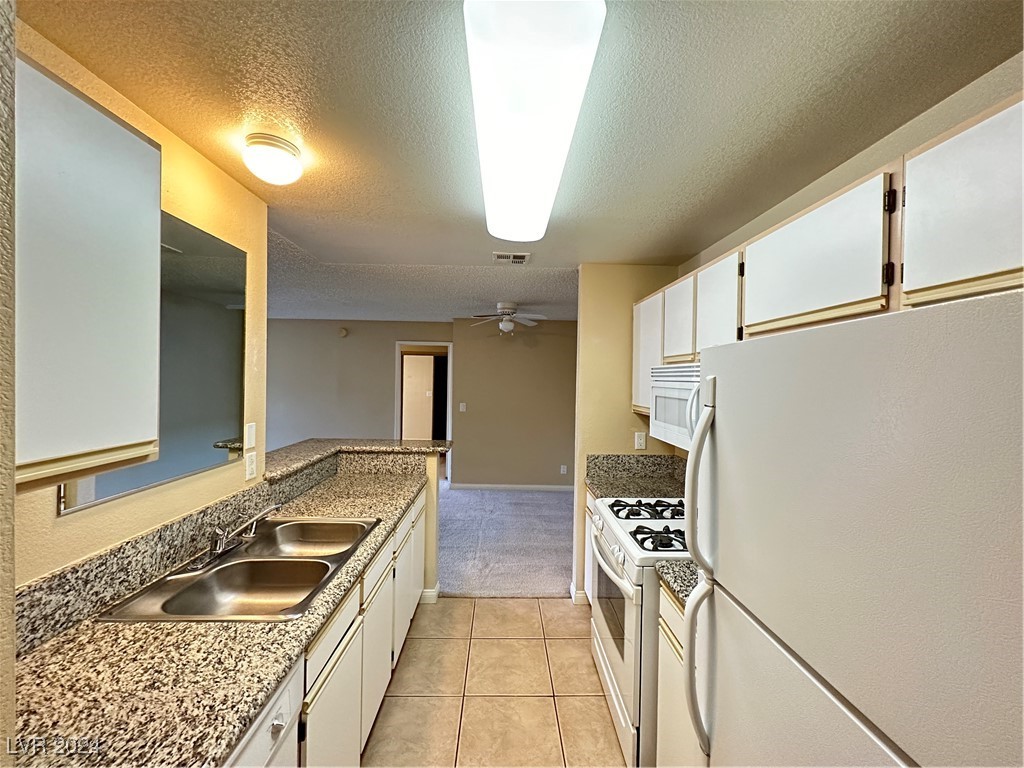 2200 FORT APACHE Road 2045