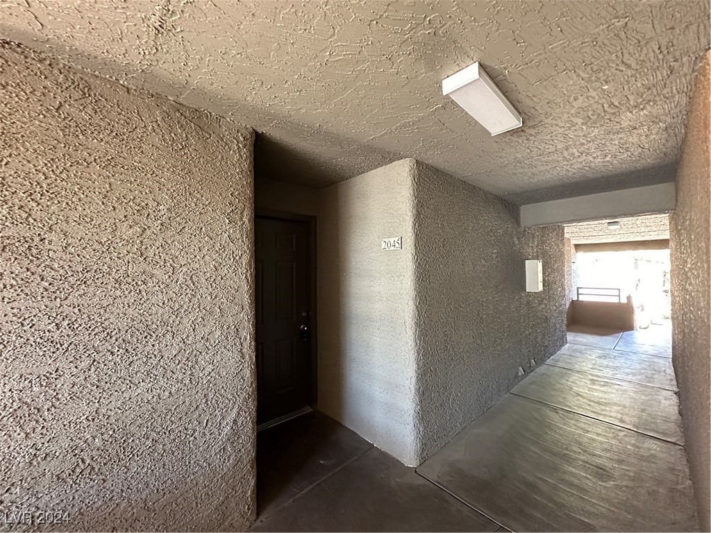 2200 FORT APACHE Road 2045