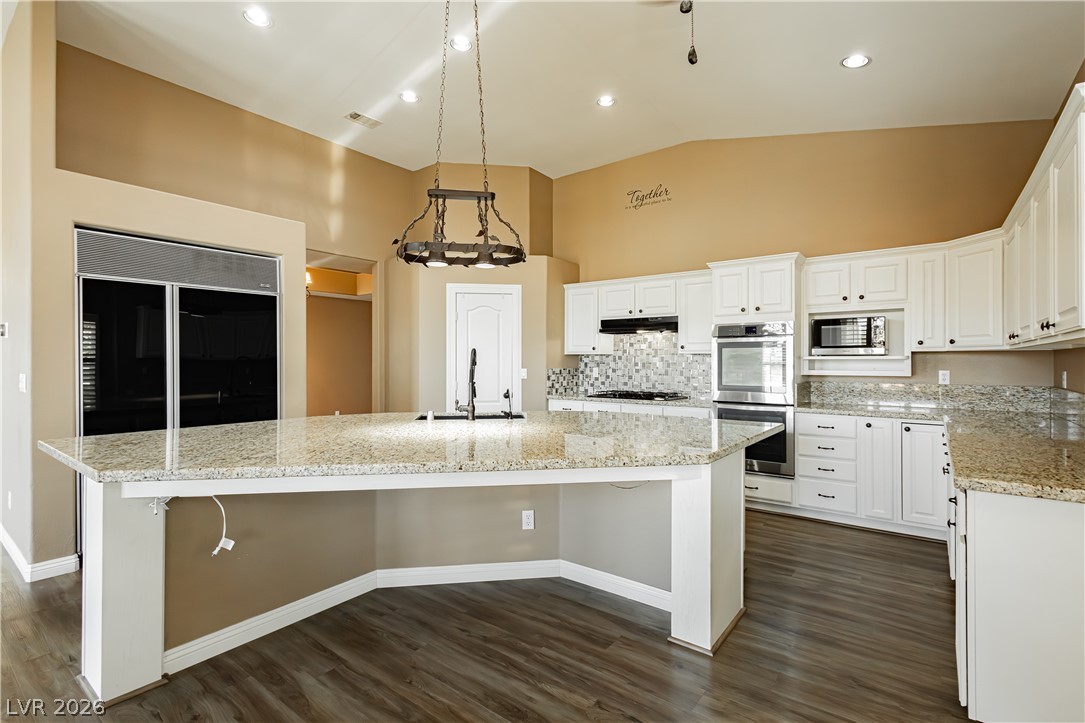 5104 Desert Lily Lane