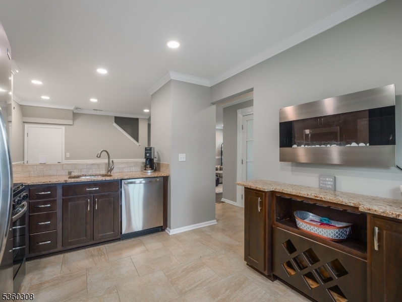 3106 Tudor Dr