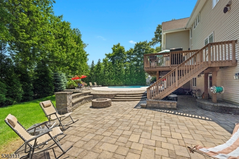 12 Woodland Ct