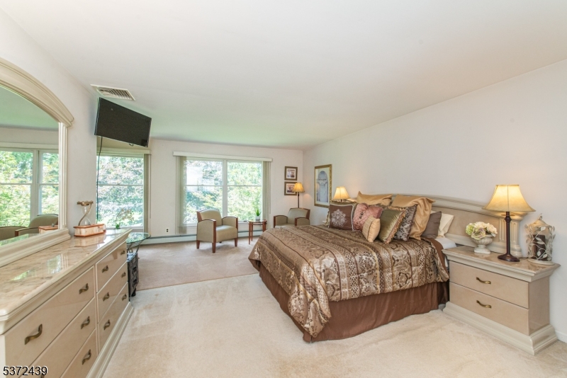 93 Mountain Heights Ave