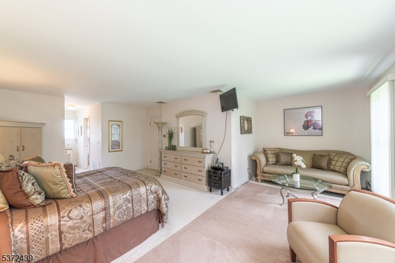 93 Mountain Heights Ave