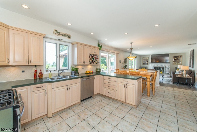 93 Mountain Heights Ave
