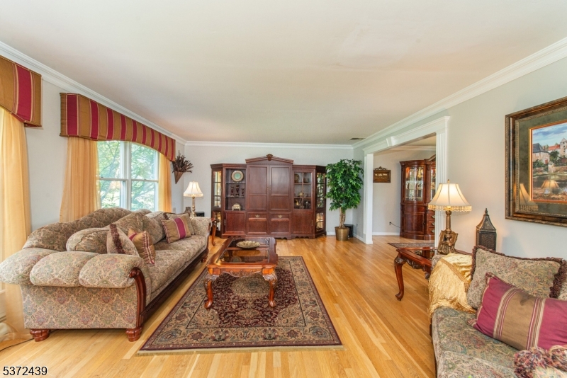 93 Mountain Heights Ave