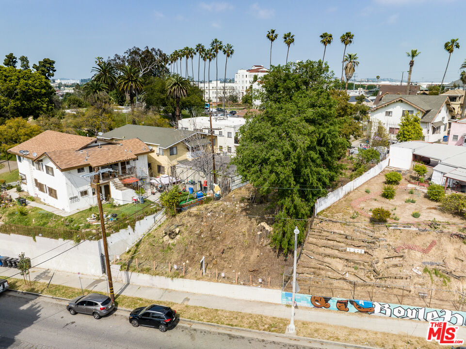 716 S Boyle Ave