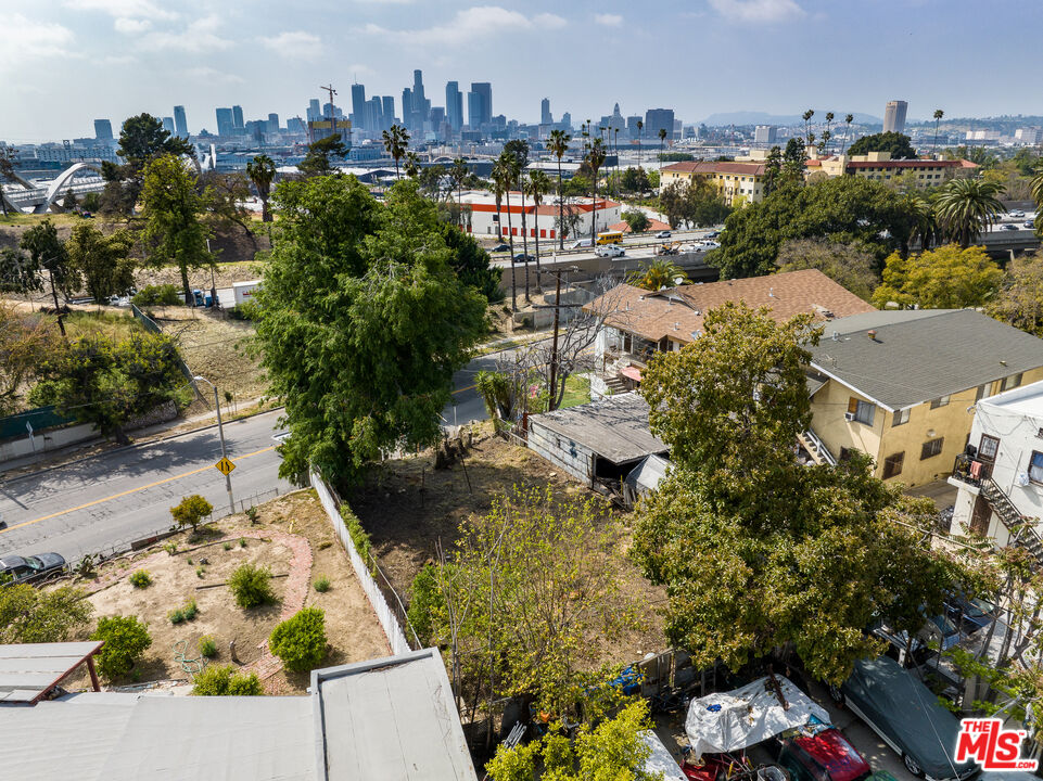 716 S Boyle Ave
