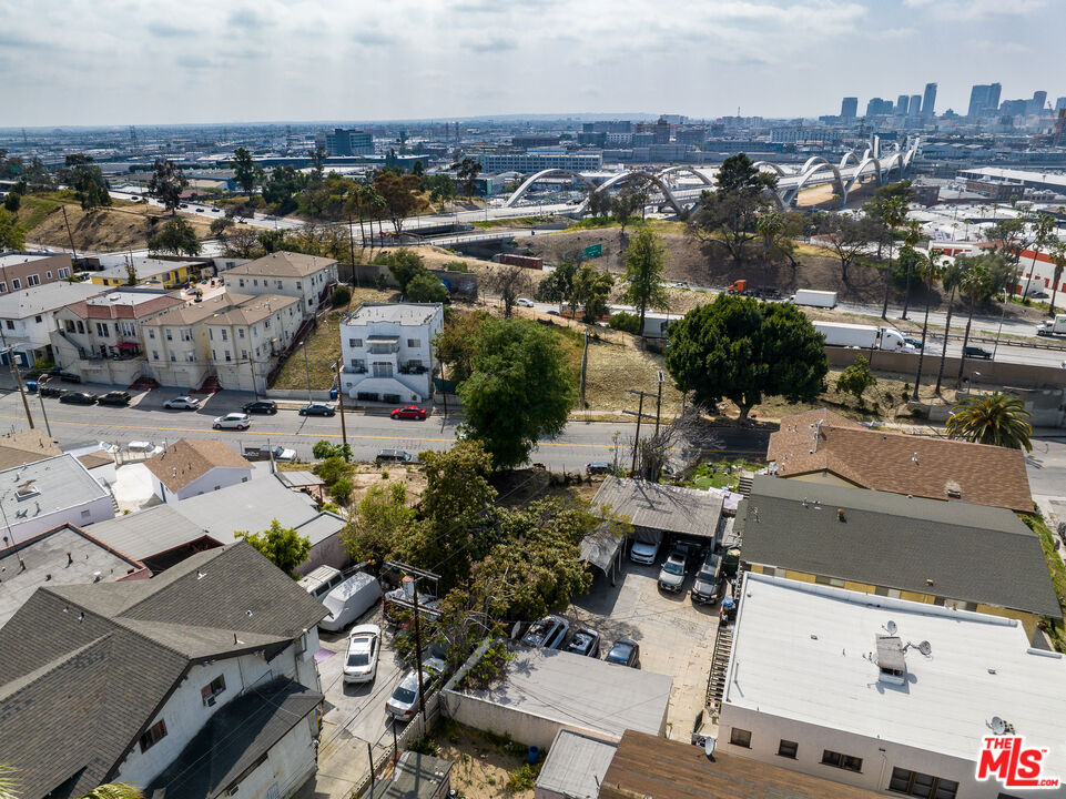 716 S Boyle Ave