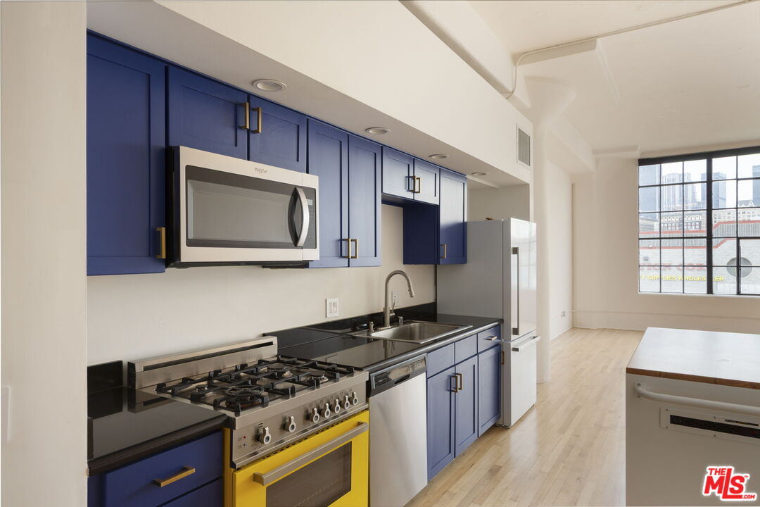 420 S San Pedro St Unit: 210