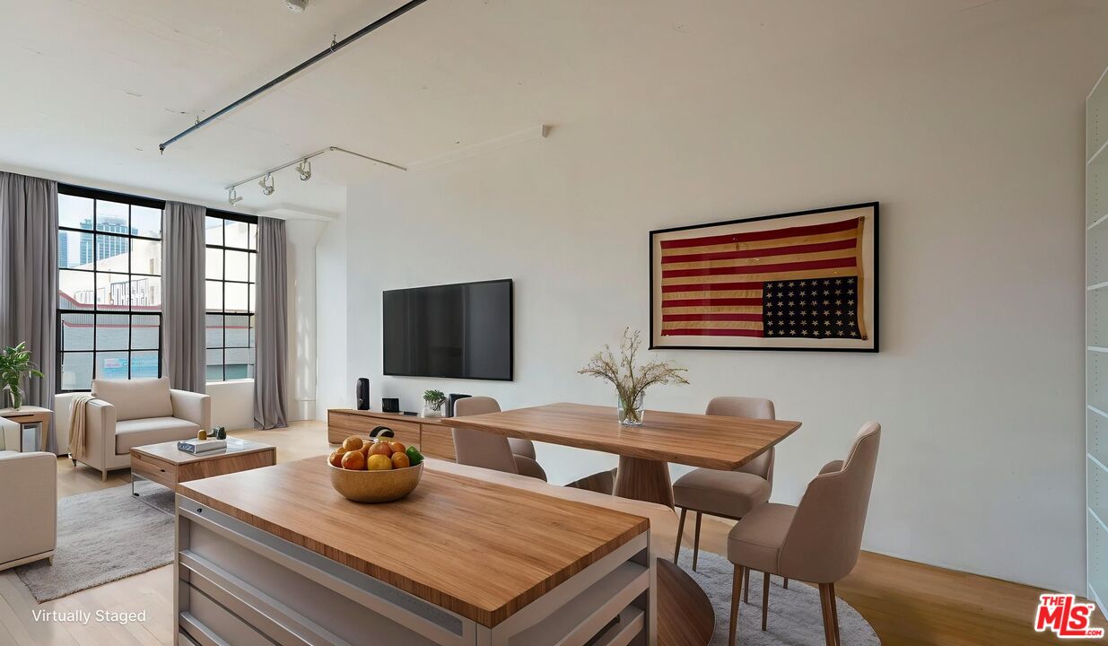 420 S San Pedro St Unit: 210