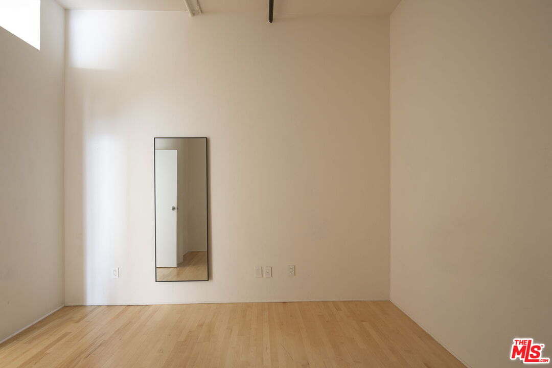 420 S San Pedro St Unit: 210