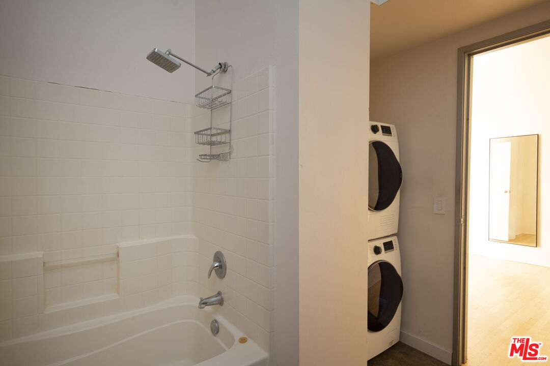 420 S San Pedro St Unit: 210