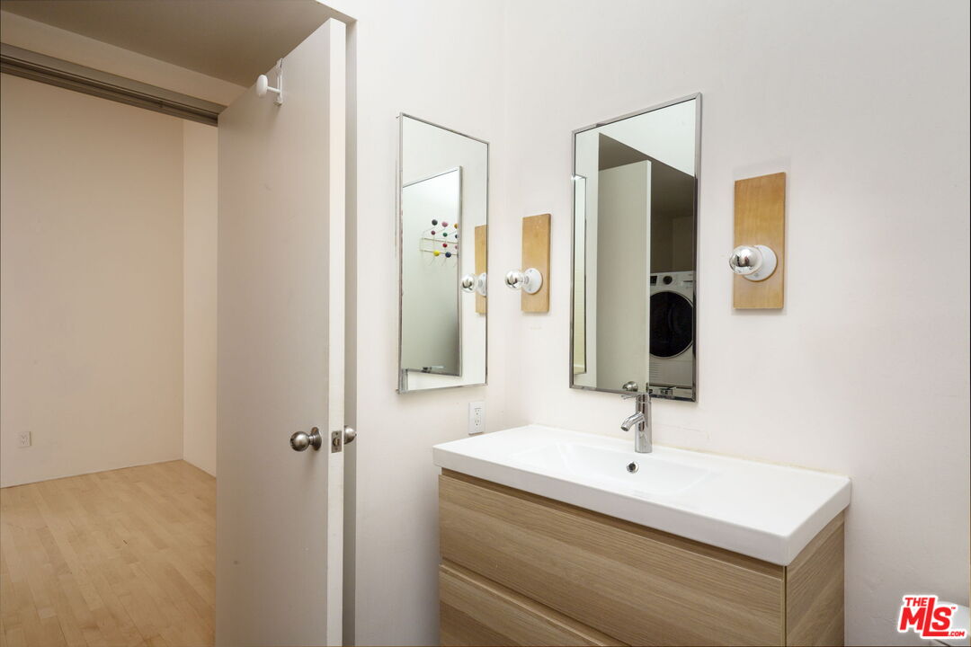 420 S San Pedro St Unit: 210