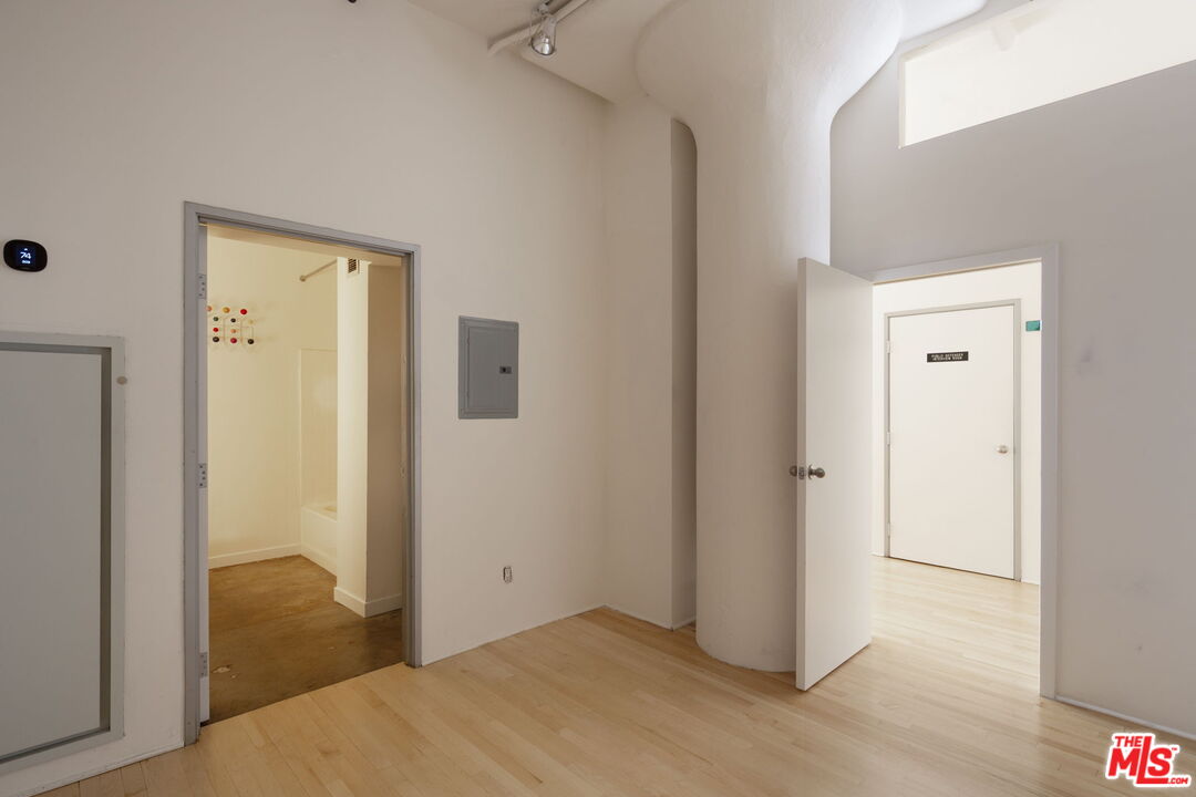 420 S San Pedro St Unit: 210