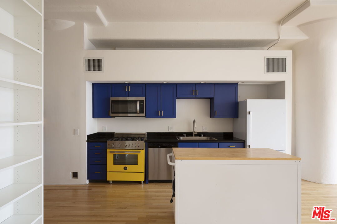 420 S San Pedro St Unit: 210