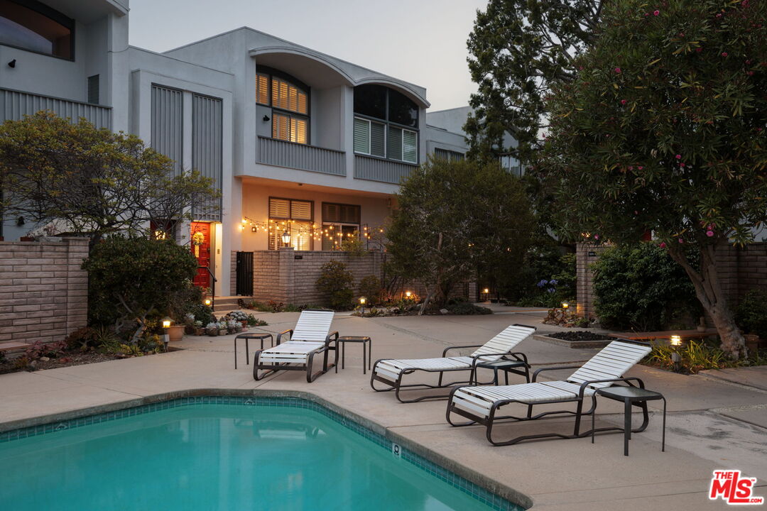 13209 Fiji Way Unit: F