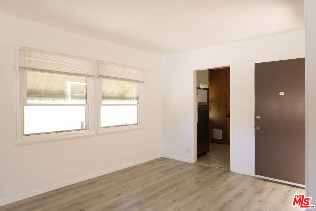 5514 Cahuenga Blvd