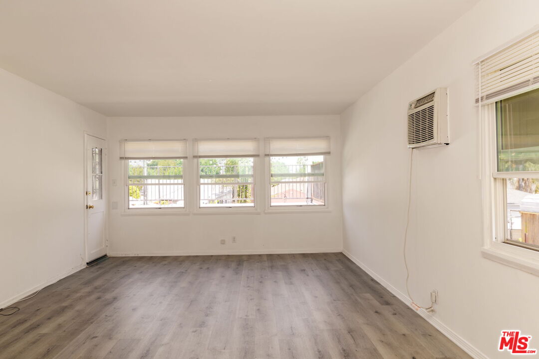 5514 Cahuenga Blvd