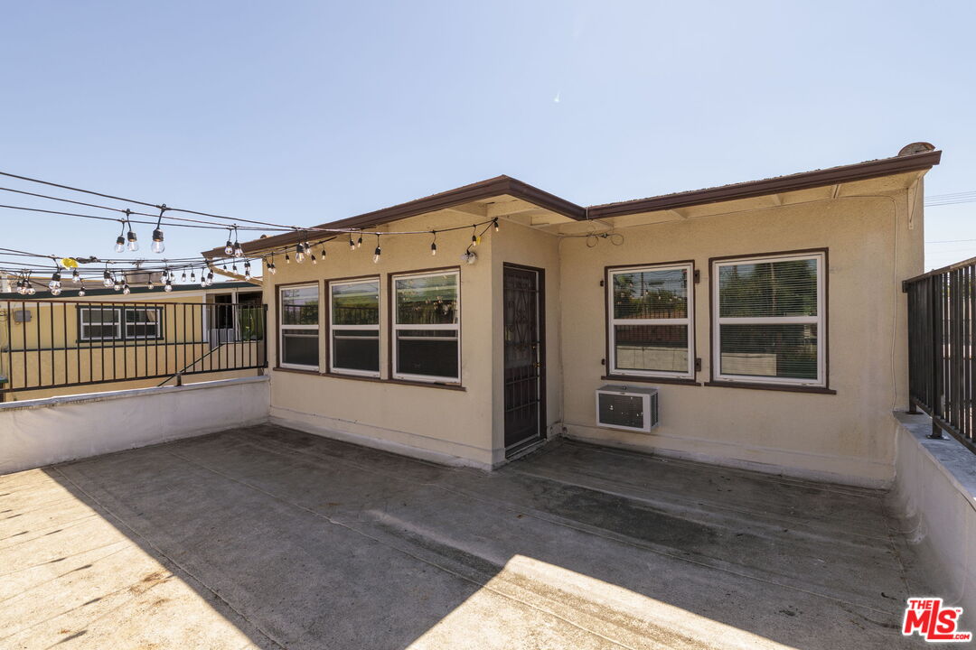 5514 Cahuenga Blvd