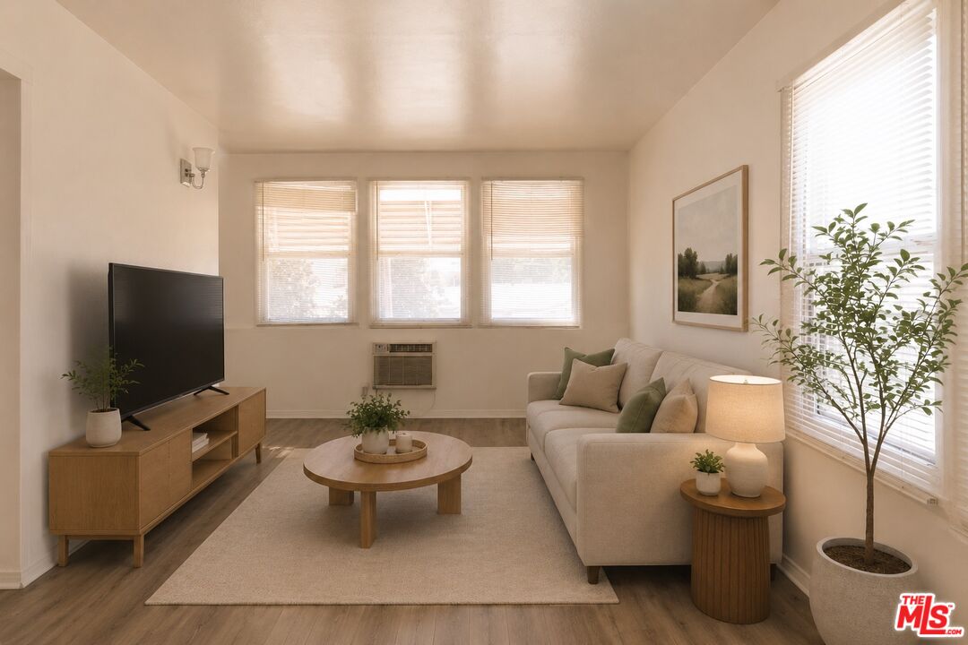 5516 N Cahuenga Blvd
