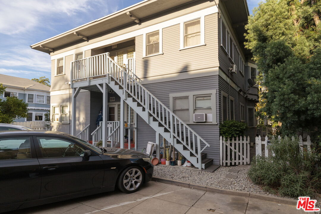 1965 N Bronson Ave