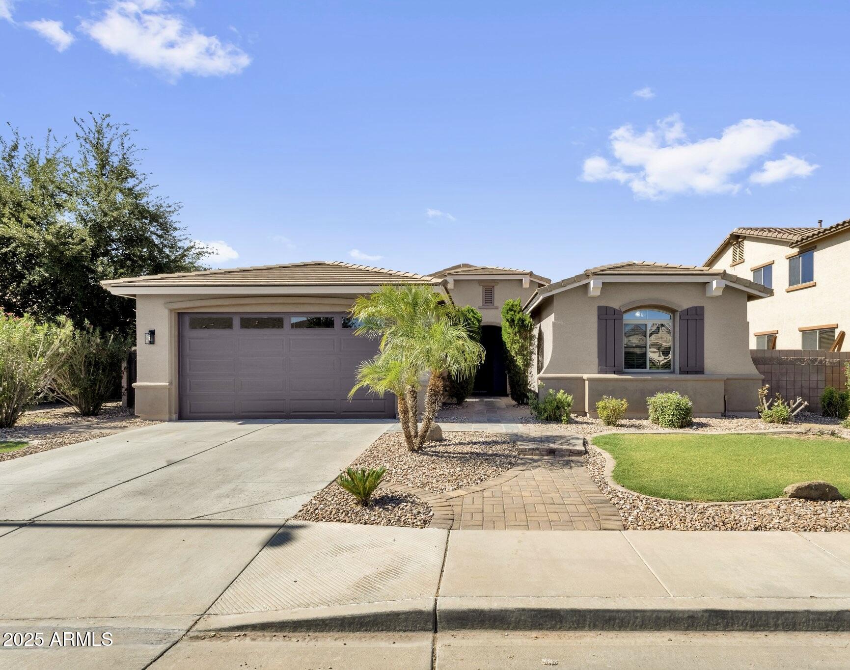 611 W POWELL Way