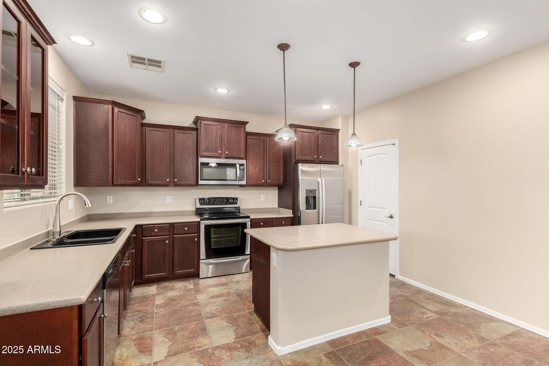 4104 E BELLERIVE Drive