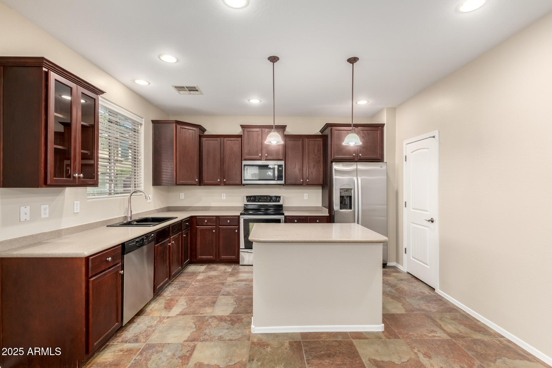 4104 E BELLERIVE Drive