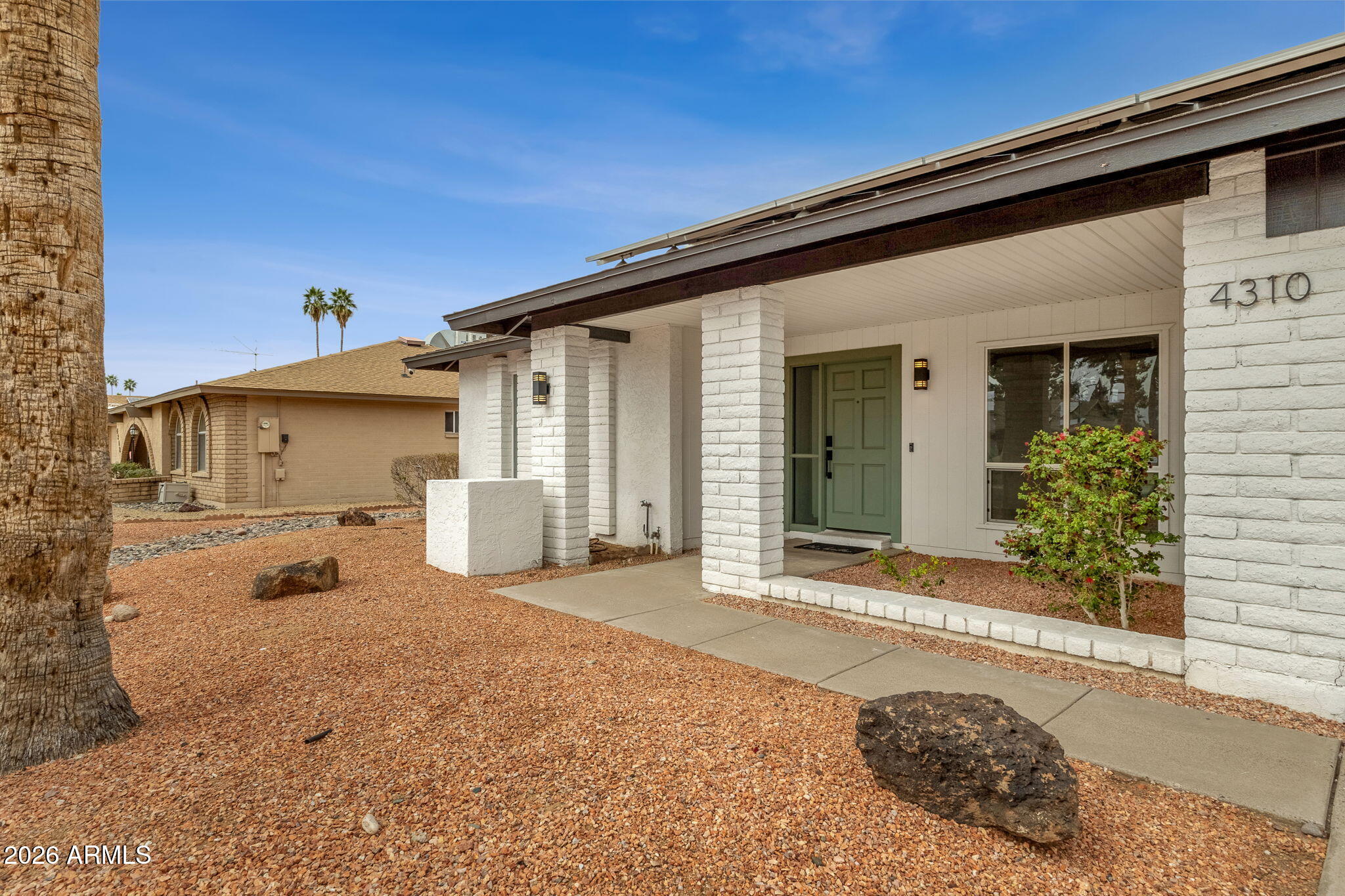 4310 W DAHLIA Drive
