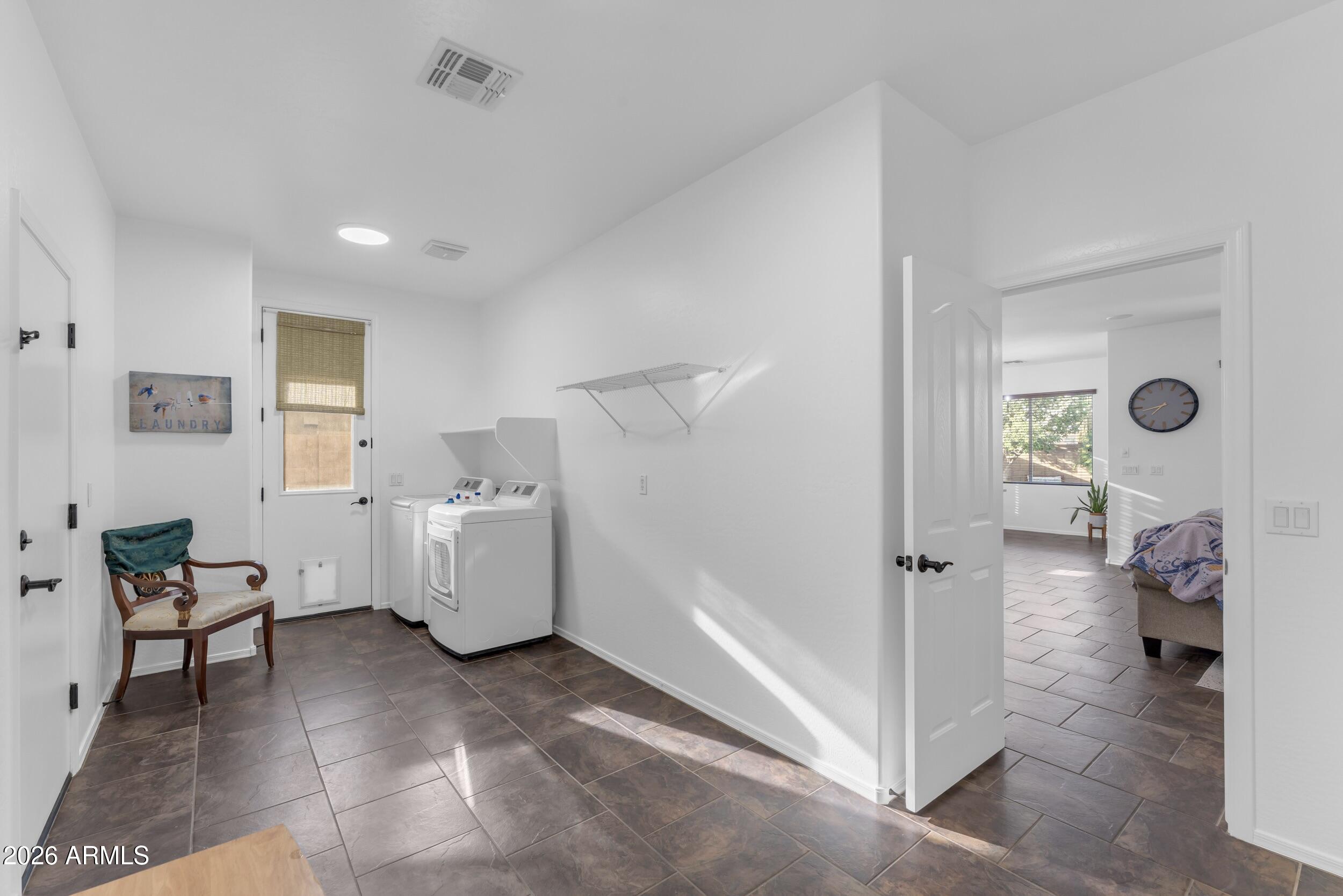 3994 E GRAND CANYON Place