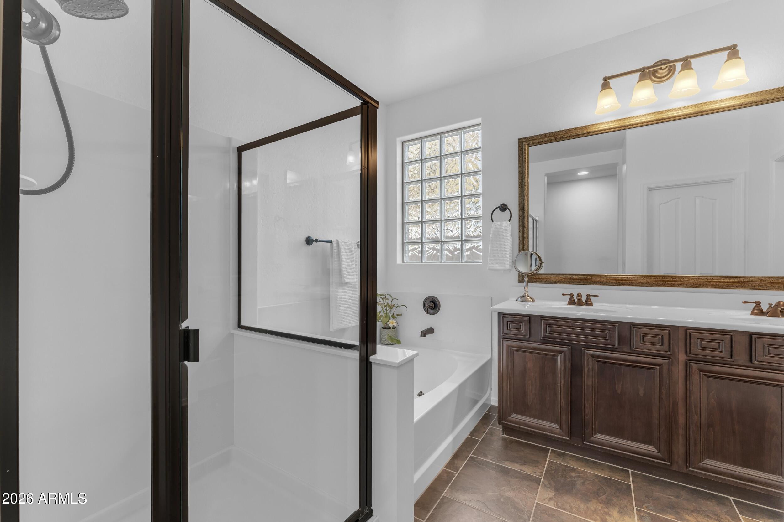 3994 E GRAND CANYON Place