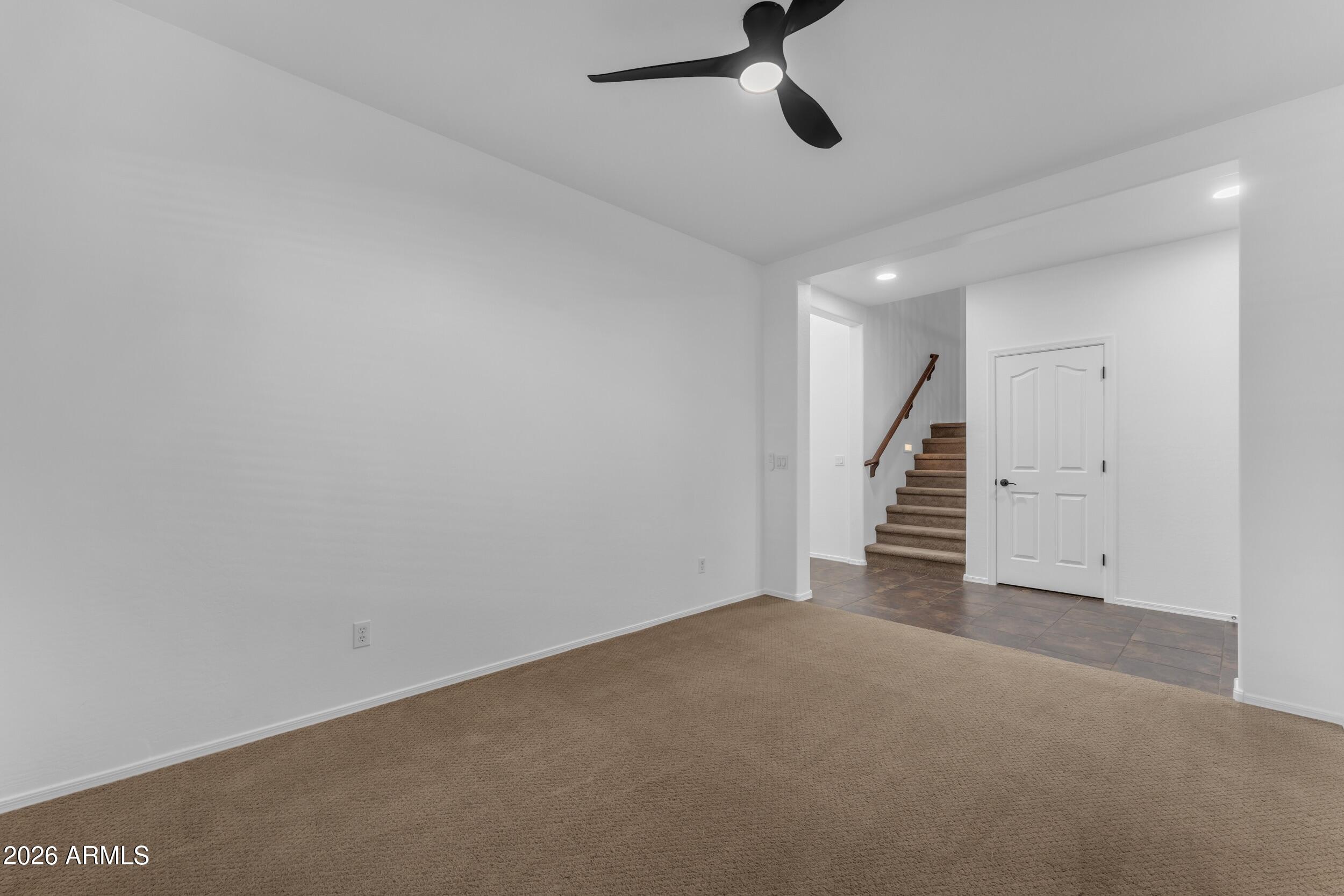 3994 E GRAND CANYON Place