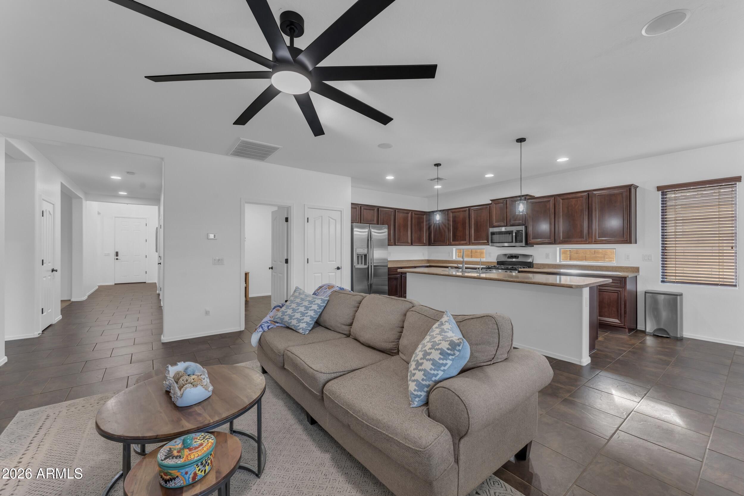 3994 E GRAND CANYON Place