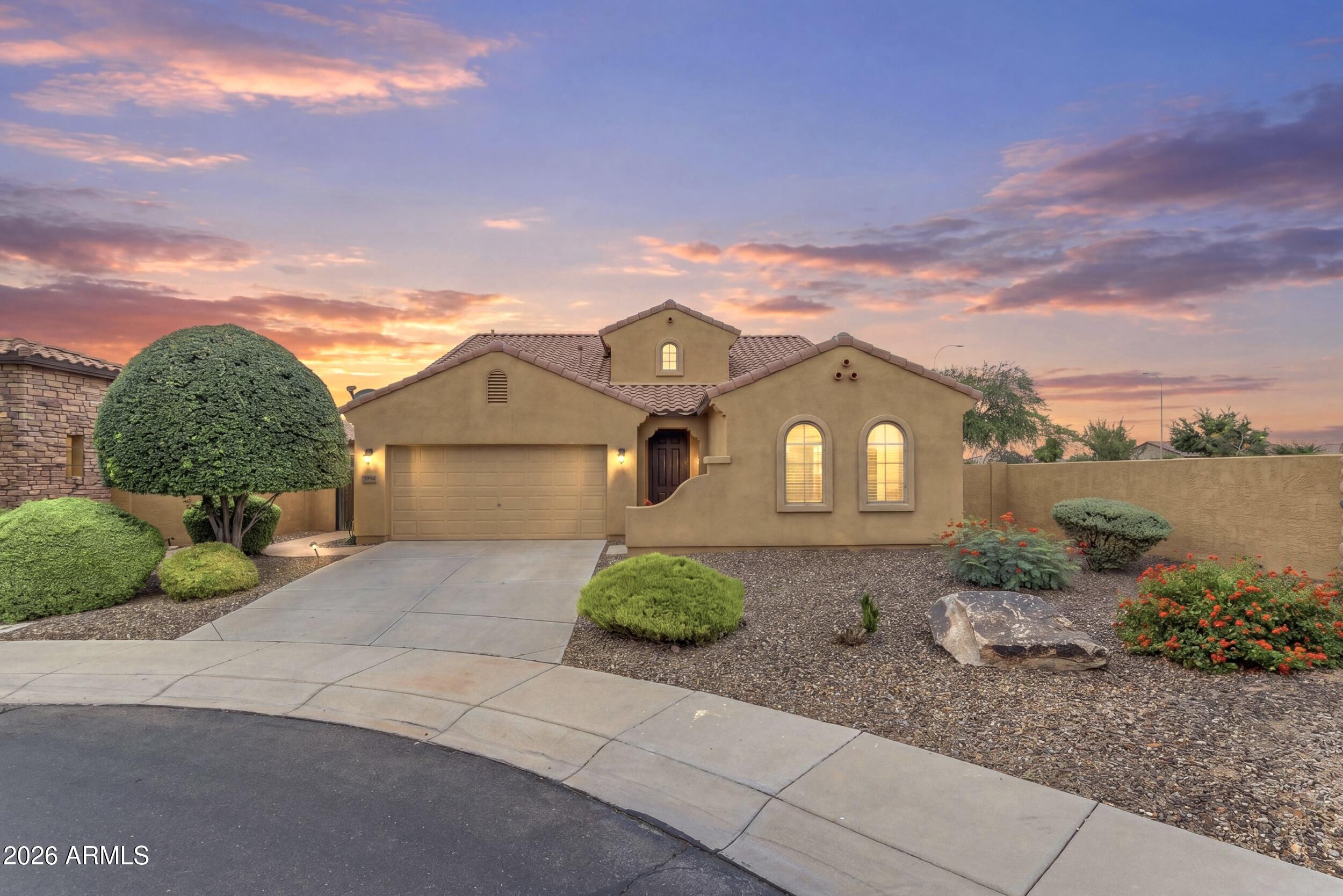 3994 E GRAND CANYON Place