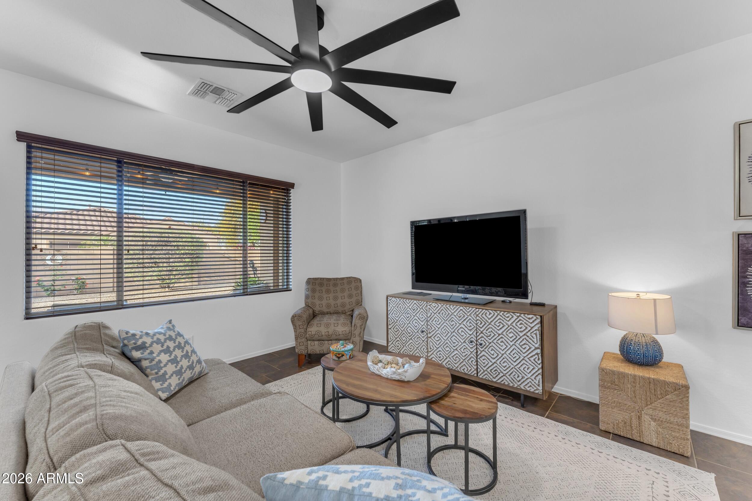 3994 E GRAND CANYON Place