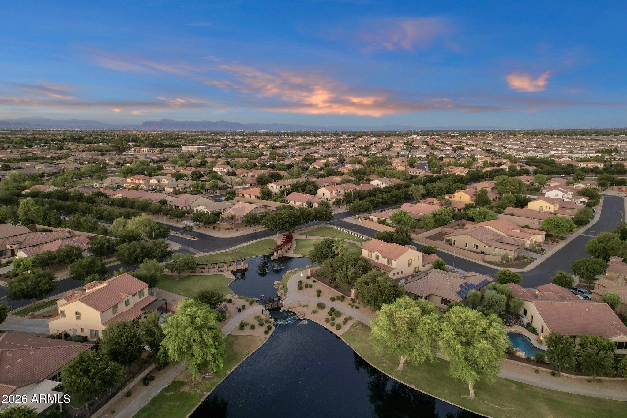 3994 E GRAND CANYON Place