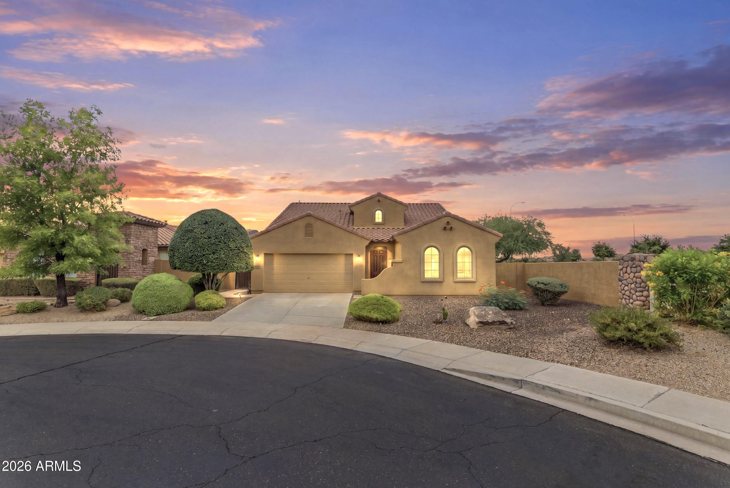 3994 E GRAND CANYON Place