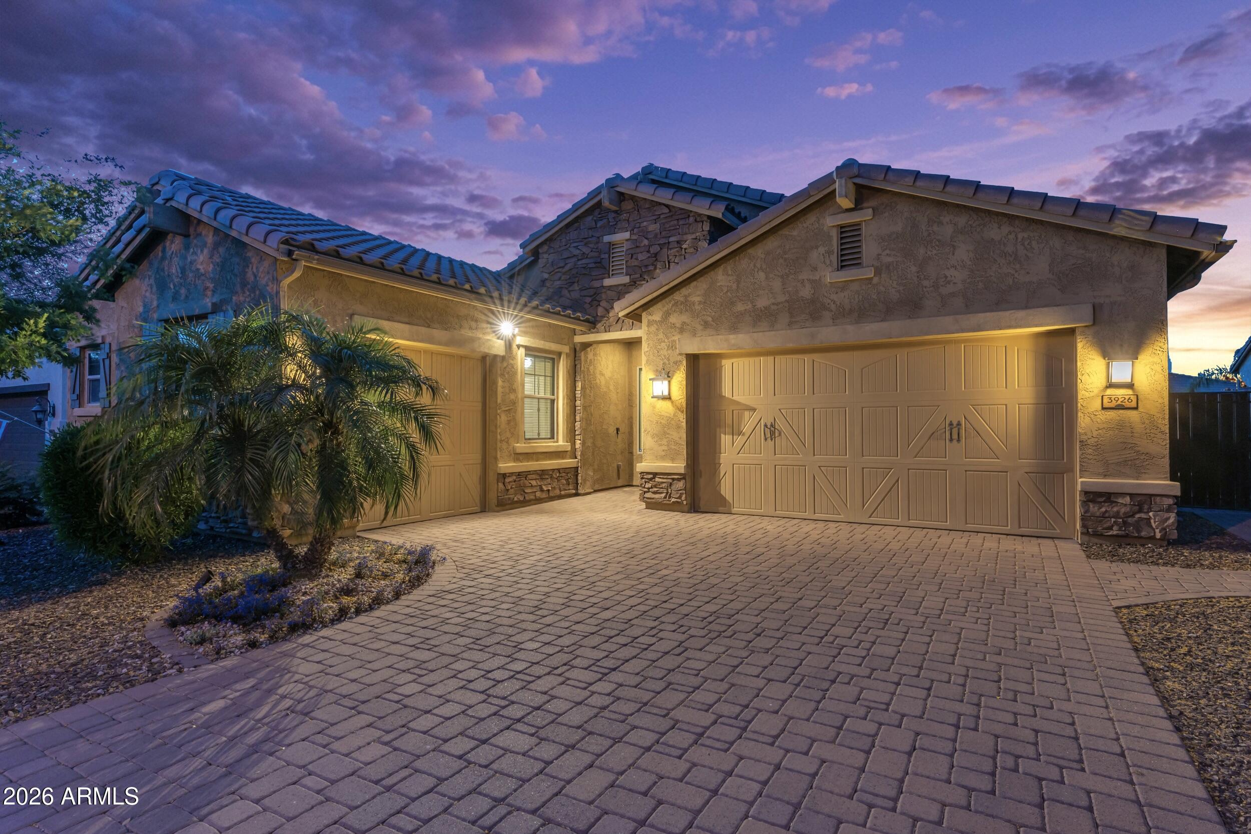 3926 E CASSIA Lane