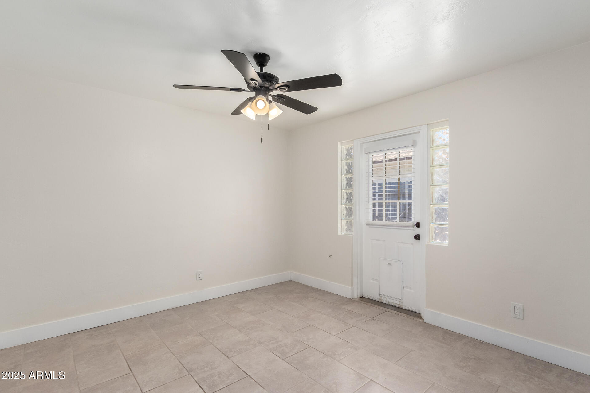 6813 E AVALON Drive Apt 1