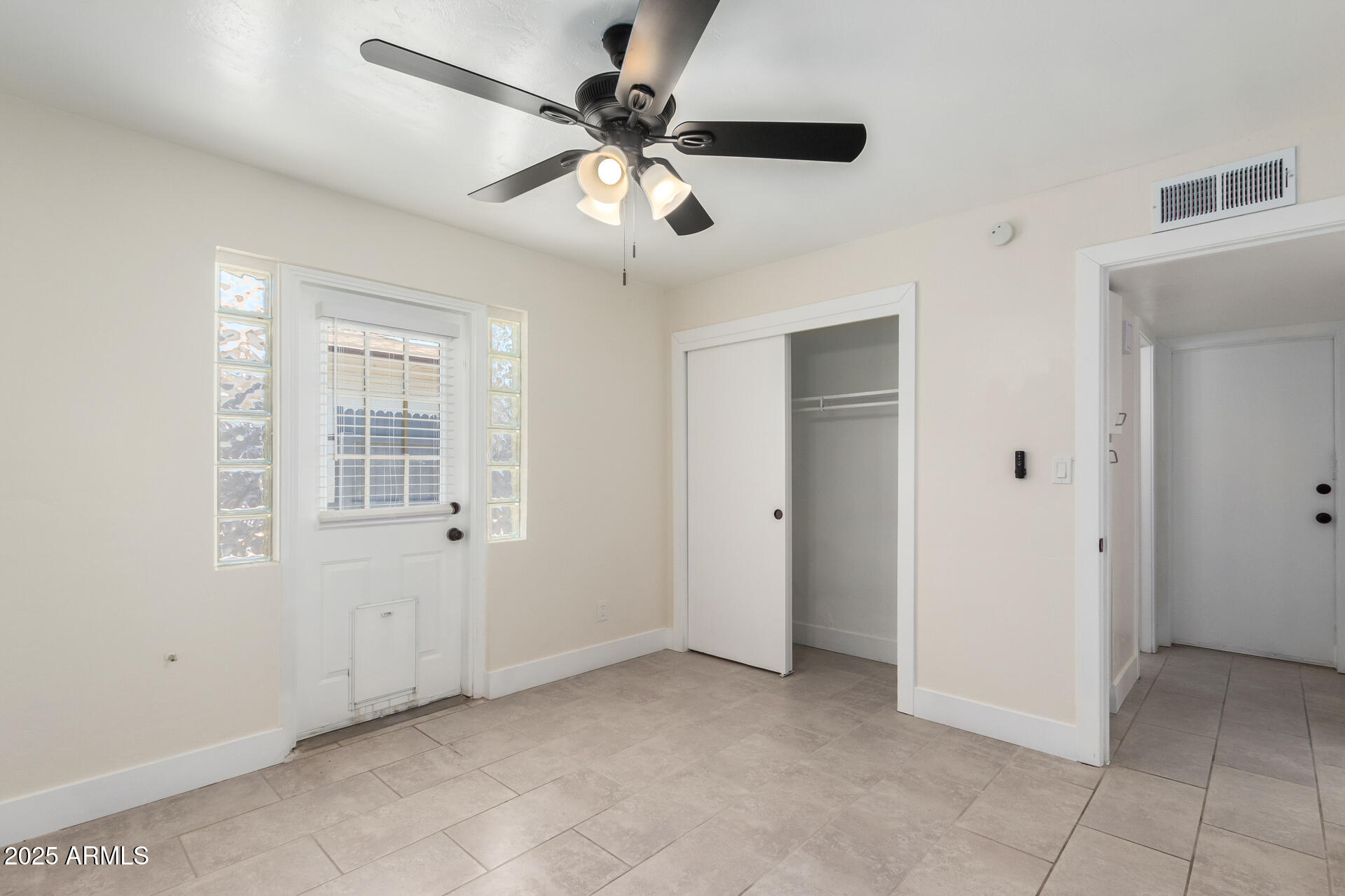 6813 E AVALON Drive Apt 1