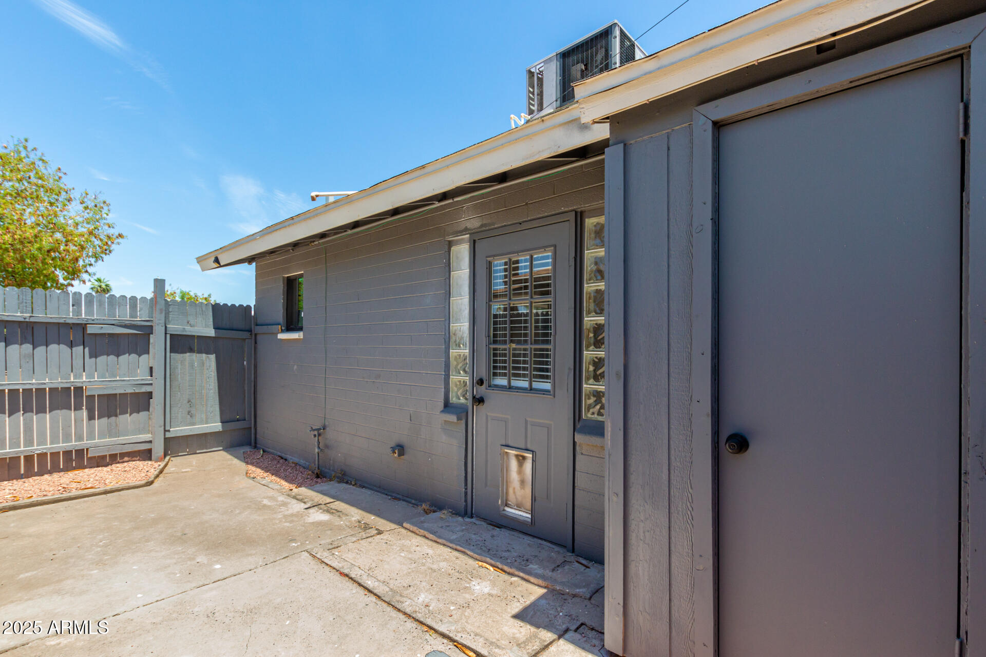 6813 E AVALON Drive Apt 1