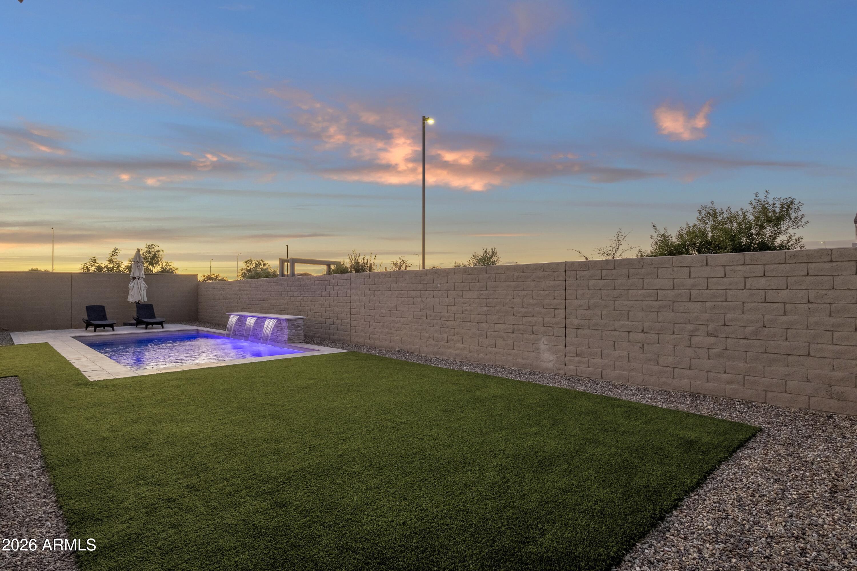 4054 E PRESCOTT Place